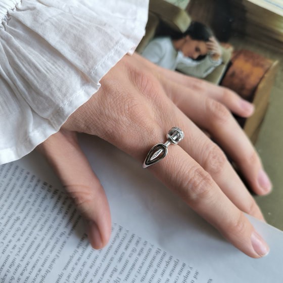 Серебряное кольцо с фианитами