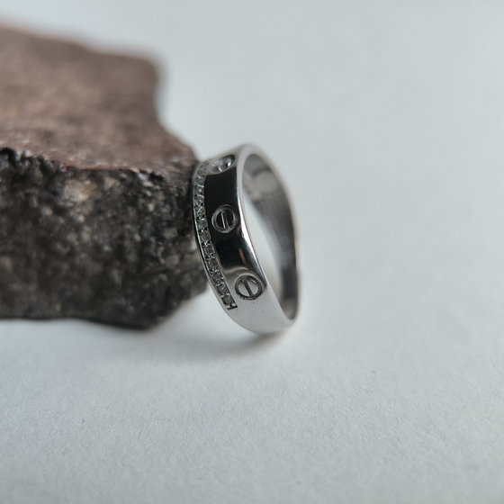 Серебряное кольцо с фианитами