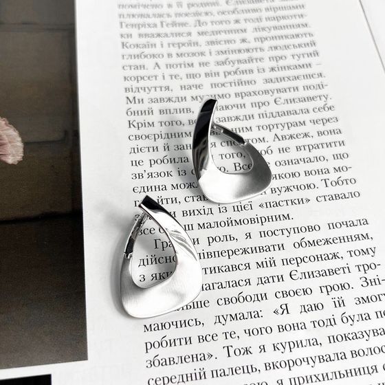 Золотые серьги без камней