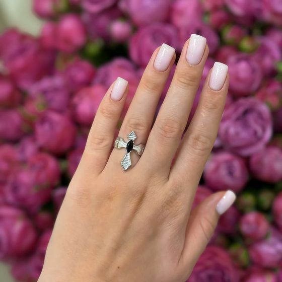 Серебряное кольцо с фианитами