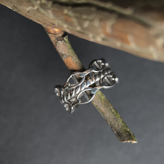 Серебряное кольцо без камней