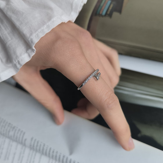 Серебряное кольцо с фианитами