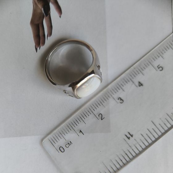 Серебряное кольцо с перламутром