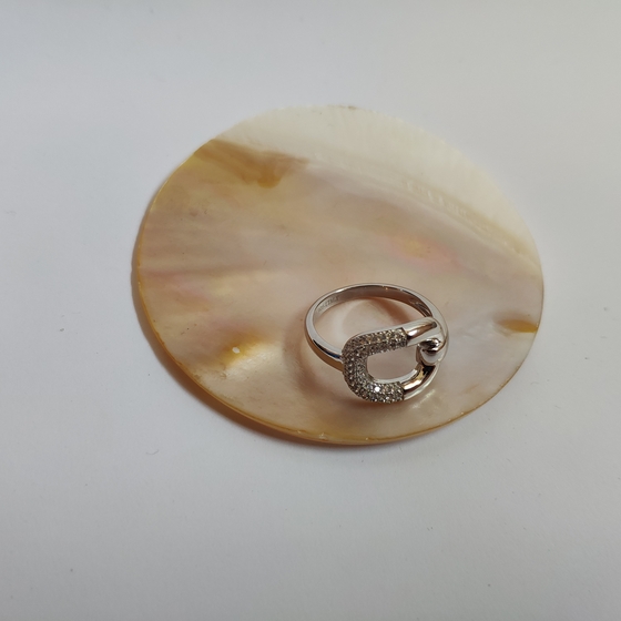 Серебряное кольцо с фианитами
