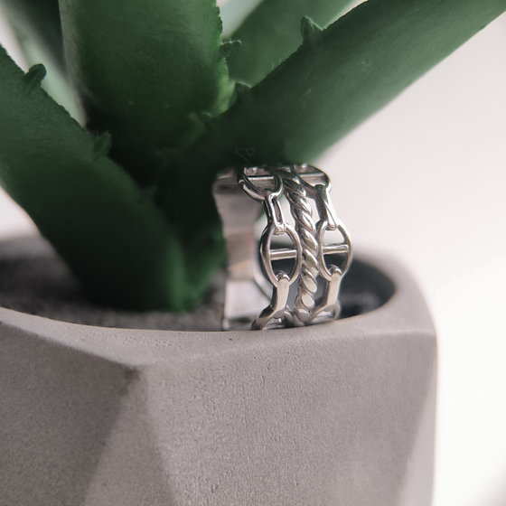 Серебряное кольцо без камней