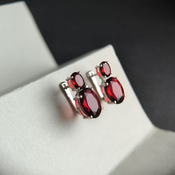 Серебряные серьги с гранатом 11.623ct