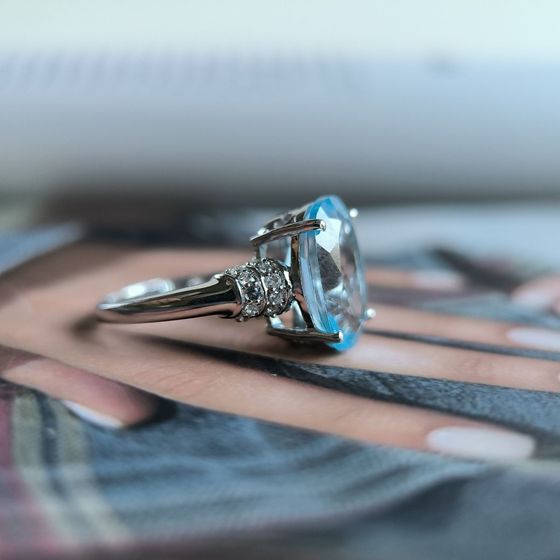 Серебряное кольцо с топазом 7.688ct