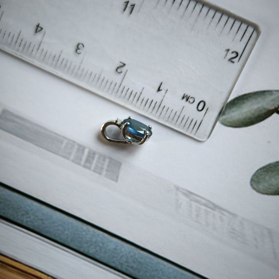Серебряная подвеска с сапфиром 0.923ct, фианитами