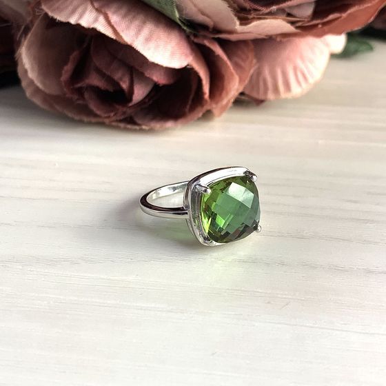 Серебряное кольцо с султанитом