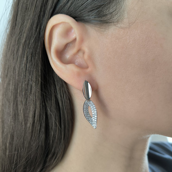 Серебряные серьги с фианитами