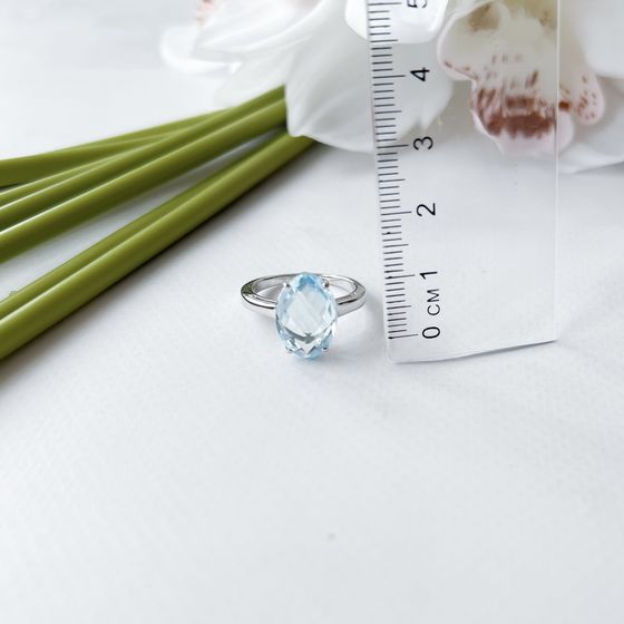 Серебряное кольцо с топазом 6.117ct