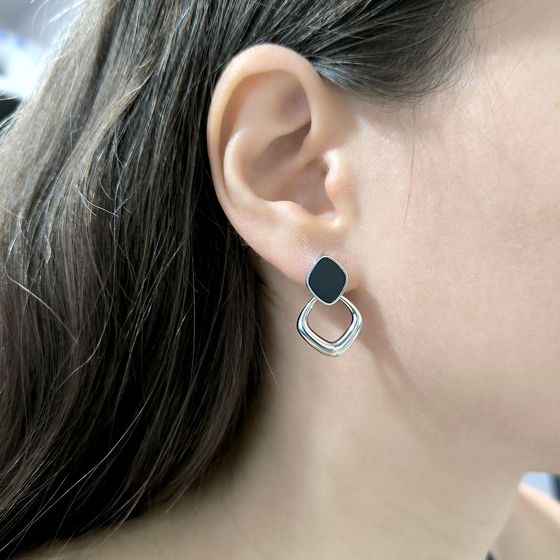 Серебряные серьги с ониксом