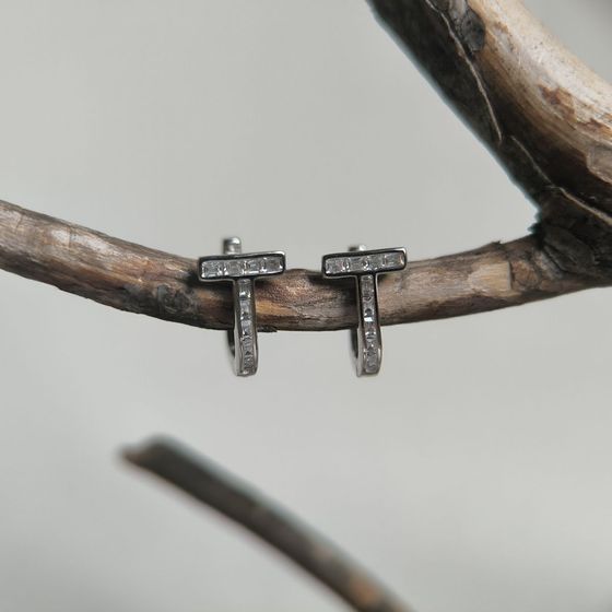 Серебряные серьги с фианитами