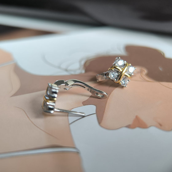 Серебряные серьги с фианитами