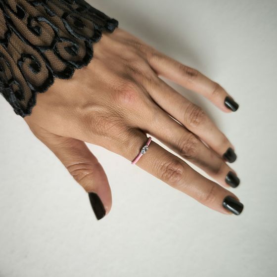 Серебряное кольцо с фианитами, емаллю