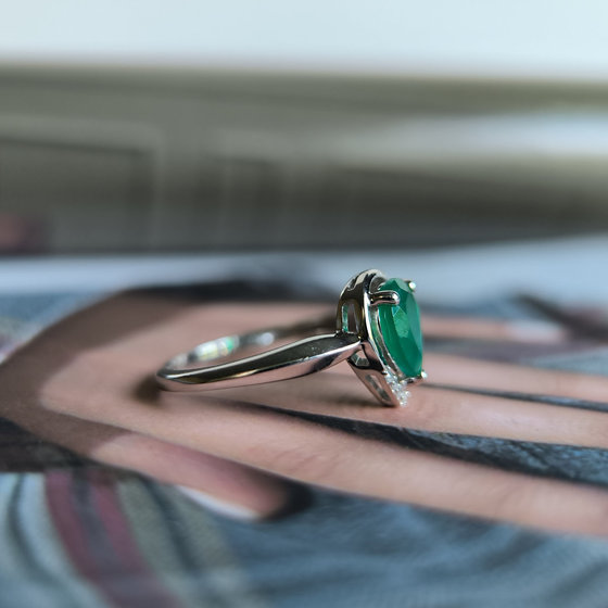 Серебряное кольцо с агатом 1.074ct, фианитами