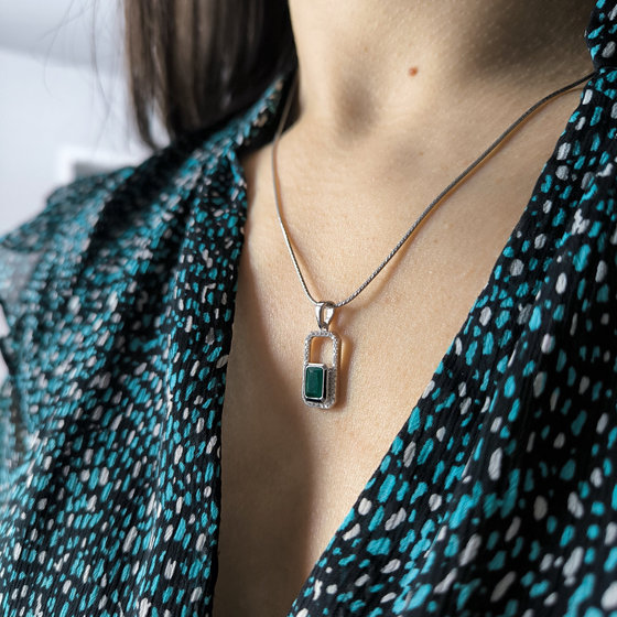 Серебряная подвеска с агатом 1.338ct, фианитами