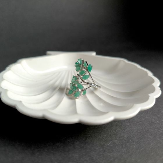 Серебряное кольцо с изумрудом 2.8ct