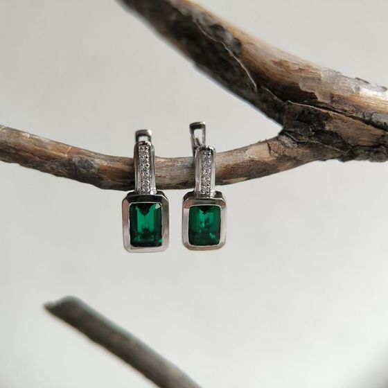 Серебряные серьги с изумрудом nano 8.565ct
