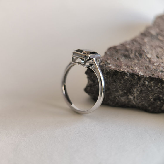 Серебряное кольцо с раухтопазом (дымчатым кварцем) 1.413ct