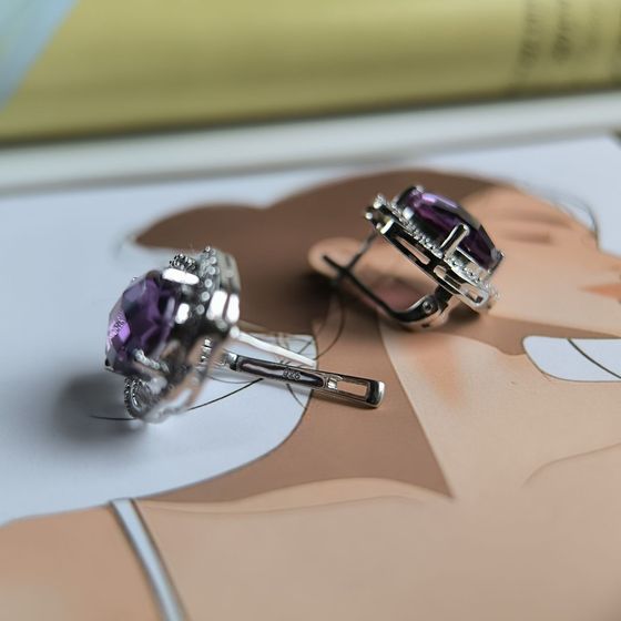 Серебряные серьги с александритом 16.513ct, фианитами