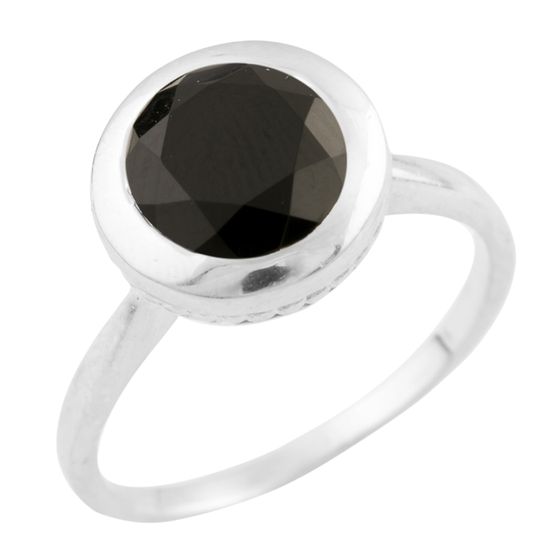 Серебряное кольцо с ониксом