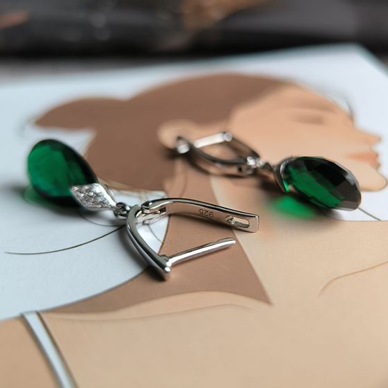 Серебряные серьги с изумрудом nano 8.565ct