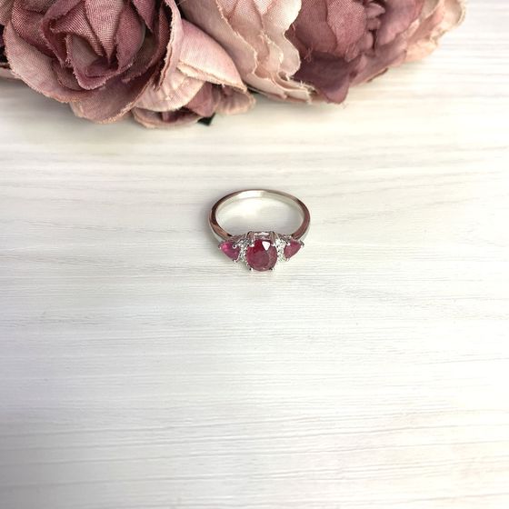 Серебряное кольцо с рубином 2.575ct