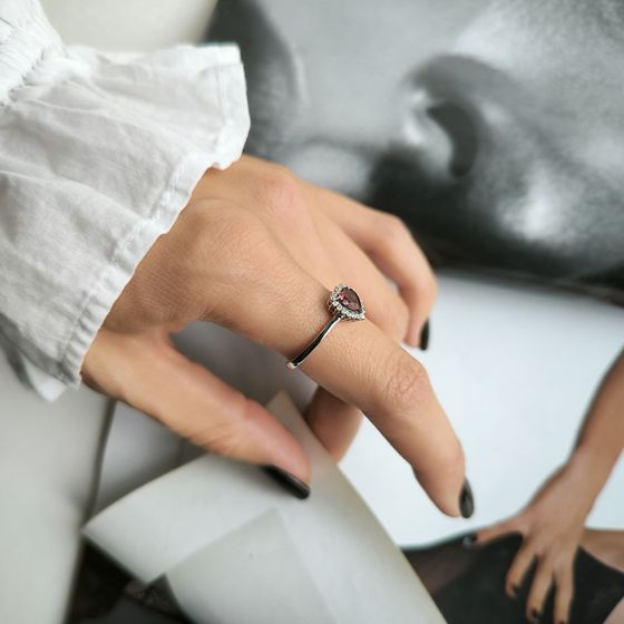 Серебряное кольцо с гранатом 1.178ct