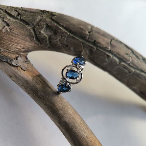 Серебряное кольцо с сапфиром nano 1.05ct