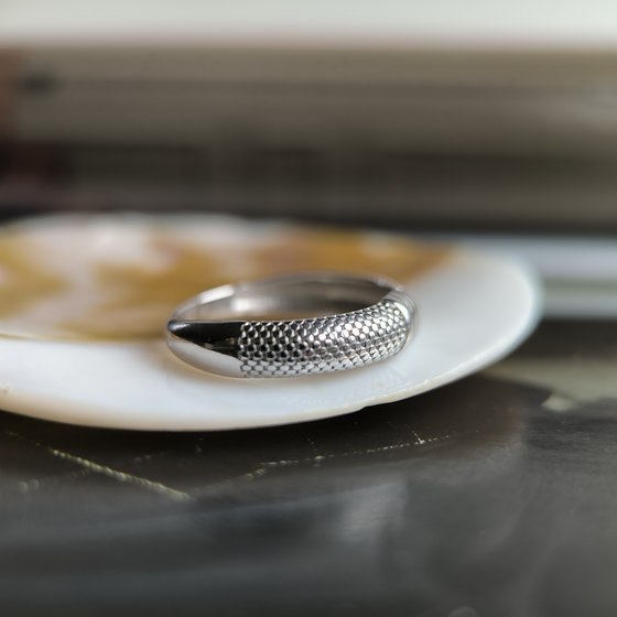 Серебряное кольцо без камней