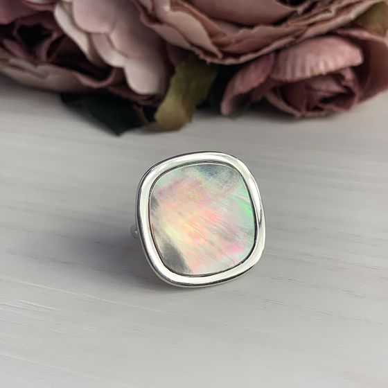 Серебряное кольцо с перламутром 5.781ct