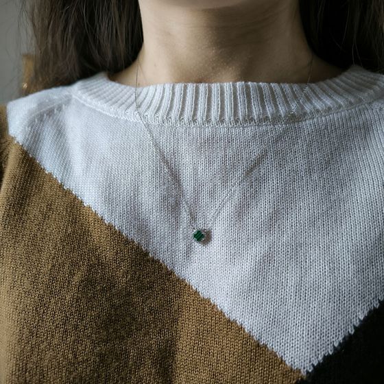 Серебряное колье с малахитом, фианитами