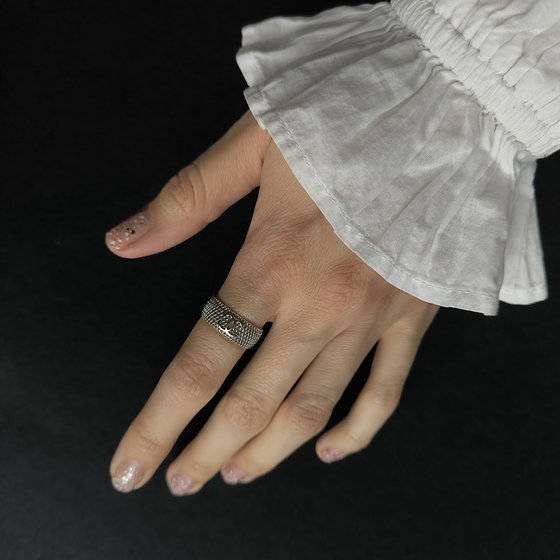 Серебряное кольцо без камней