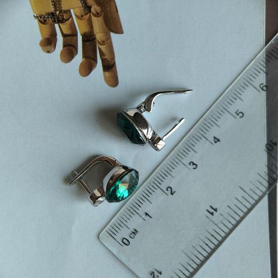 Серебряные серьги с фианитами