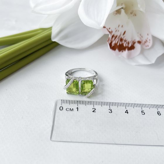 Серебряное кольцо с хризолітом 8.445ct, фианитами