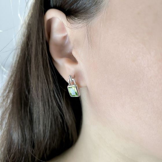 Серебряные серьги с хризолітом 3.267ct