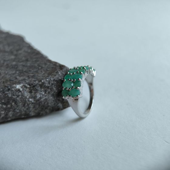 Серебряное кольцо с изумрудом 2.475ct