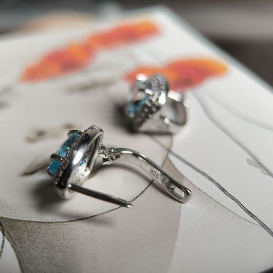 Серебряные серьги с топазом 5.663ct