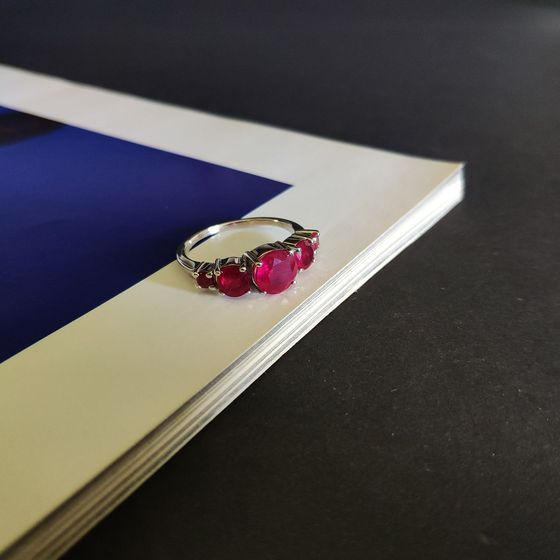 Серебряное кольцо с рубином 3.675ct