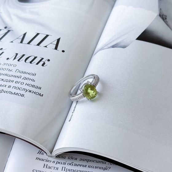 Серебряное кольцо с хризолітом 2.92ct