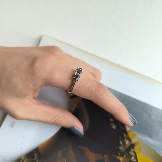 Серебряное кольцо с гранатом 1.895ct