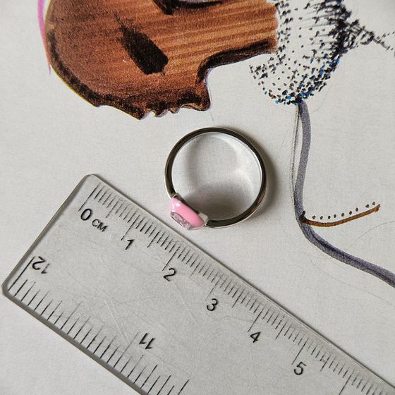 Серебряное кольцо с фианитами, емаллю