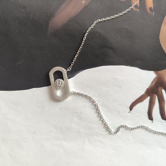 Серебряное колье с фианитами