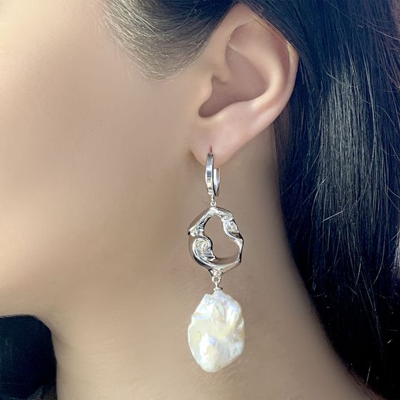 Серебряные серьги с жемчугом барочным