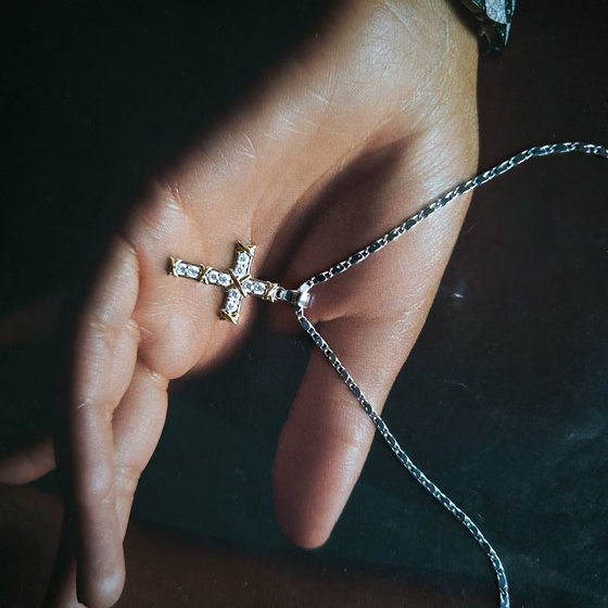 Серебряный крестик с фианитами