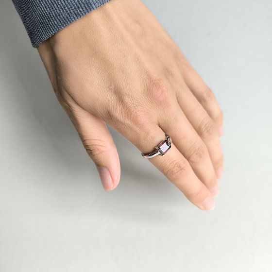 Серебряное кольцо с гранатом 1.8ct