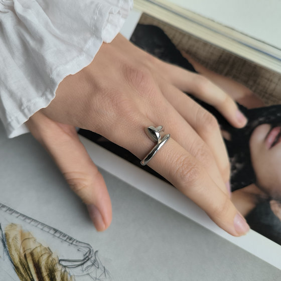 Серебряное кольцо без камней