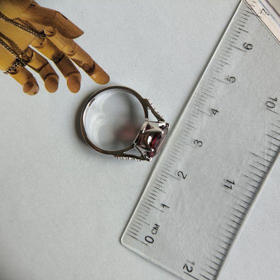 Серебряное кольцо с гранатом nano 2.714ct, фианитами