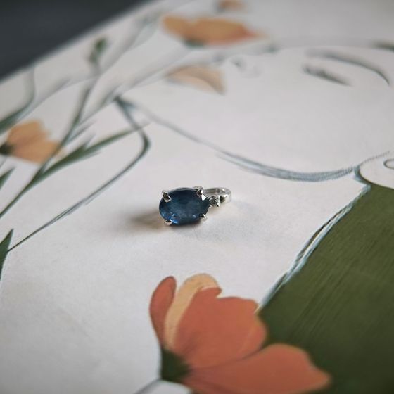 Серебряная подвеска с сапфиром 0.923ct, фианитами